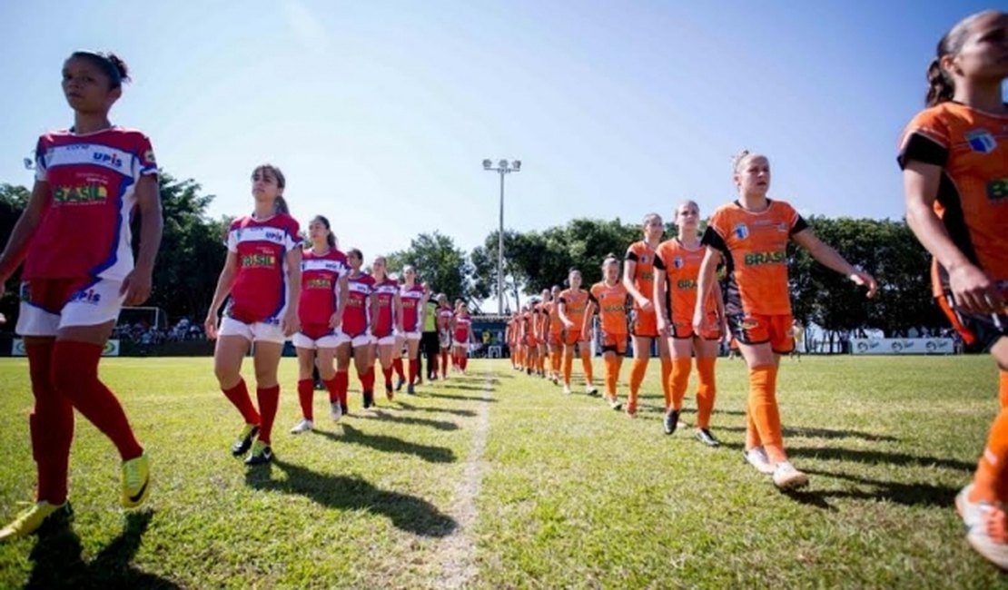 Maceió sedia 2ª edição da Copa Universitária de Futebol Feminino