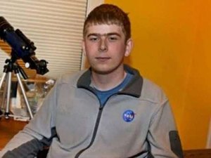 Estagiário da NASA de 17 anos descobre novo planeta e vira celebridade mundial