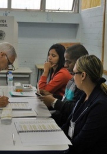 Mesários podem solicitar isenção da taxa de inscrição em concursos estaduais