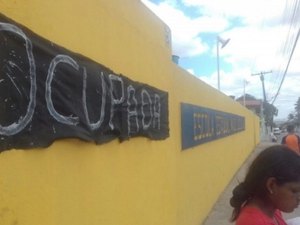 Às vésperas do Enem, estudantes solicitam desocupação de escola estadual