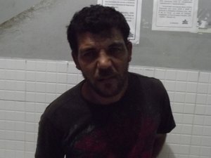 Homem é preso acusado de tráfico de drogas em Piaçabuçu