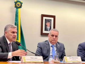 Deputado Alfredo Gaspar preside audiência pública sobre combate ao crime organizado no Brasil