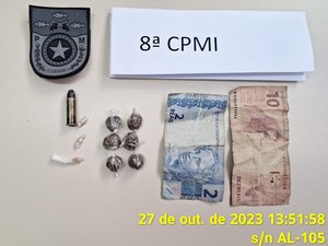 Jovem é detido com drogas no Passo de Camaragibe