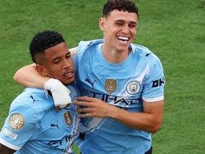 Manchester City massacra Juventus com golaço de brasileiro e fica em 1º no Grupo G