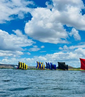 Corridas de barcos e canoas movimentam o Velho Chico durante campeonato em Traipu