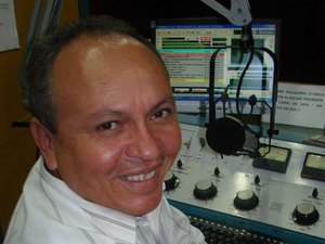 Radialista Adelson Wanderley sofre acidente na AL - 110, em Arapiraca