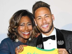 Em leilão de Neymar, Glória Maria compra encontro com Silvio Santos