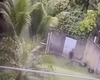 [Vídeo] Homem tenta fugir após invadir casa mas é preso por policial civil de plantão