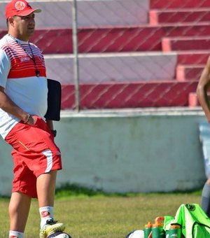 Paulo Foiani substitui Edinho, filho de Pelé, no comando do Tricordiano (MG)