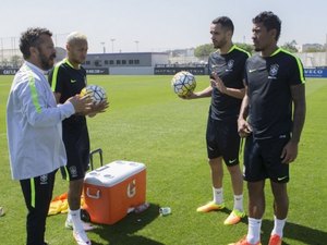 Renato Augusto, Paulinho e Neymar iniciam treinos na Seleção