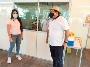 Prefeito de Rio Largo anuncia vacinação contra a Covid-19 de pessoas com 32 anos