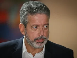 Arthur Lira lamenta tragédia com ônibus de romeiros e diz que AL vive momento de luto