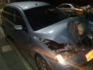 Imprudência causa engavetamento envolvendo três veículos