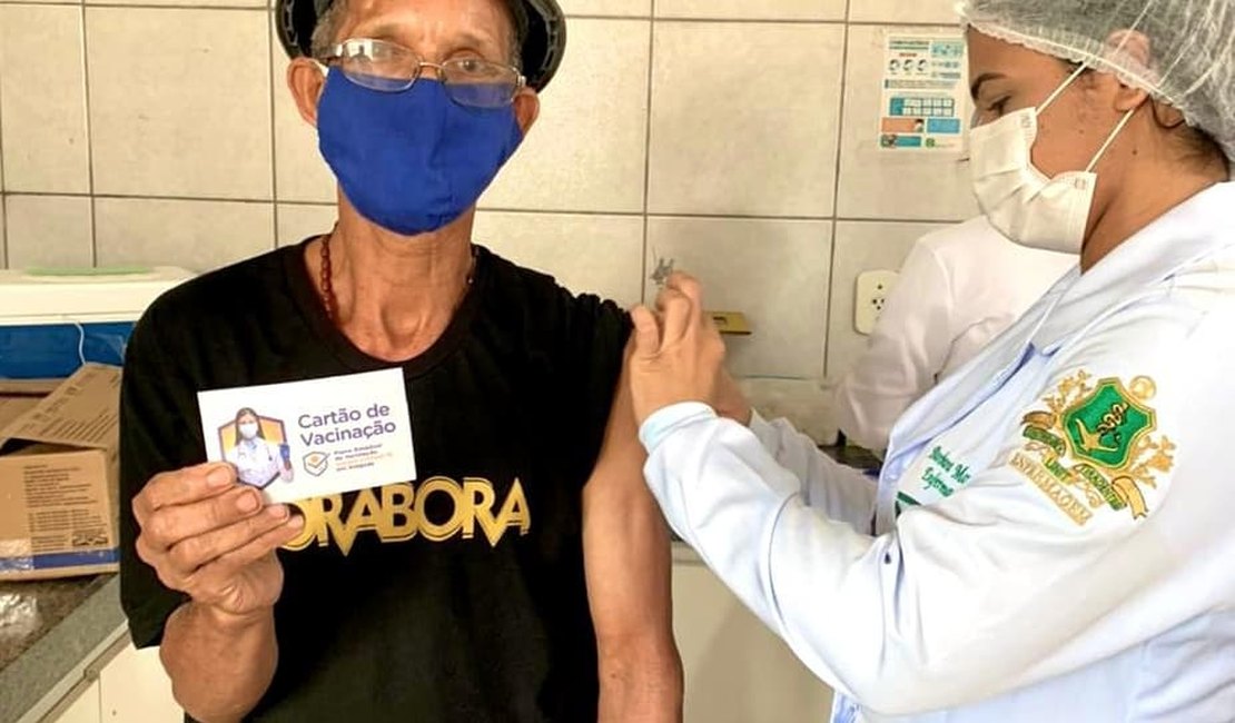 Matriz de Camaragibe vacina trabalhadores de usina