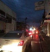 Após chuva, ruas ficam sem energia e congestionadas em Arapiraca