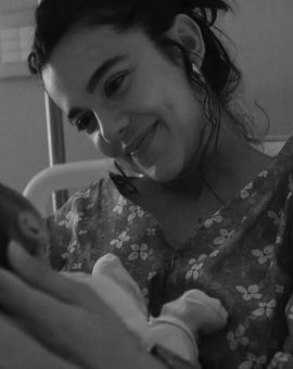 Manu Gavassi comemora 1º Dia das Mães com a filha: “Presente divino”