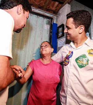 Rodrigo Cunha vai crescer ainda mais nas pesquisas para governador, diz JHC em caravana no Clima Bom