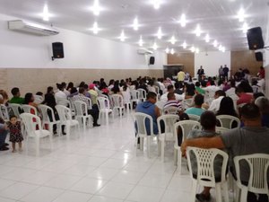 Mais de 60 casais oficializam união em casamento coletivo em Maceió