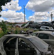 [Vídeo] Delegacia de Arapiraca é transformada em depósito de veículos e condições do prédio são insalubres