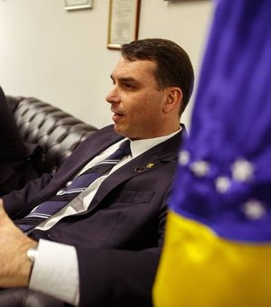 Toffoli atende a pedido da defesa de Flávio Bolsonaro e suspende investigações com dados do Coaf