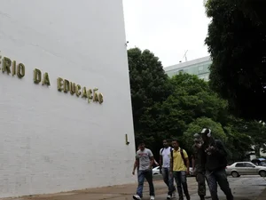 MEC exonera gerente de projetos próximo a pastores