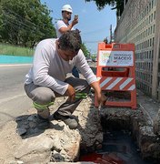 Esgoto clandestino em rede de drenagem é flagrado no Centro