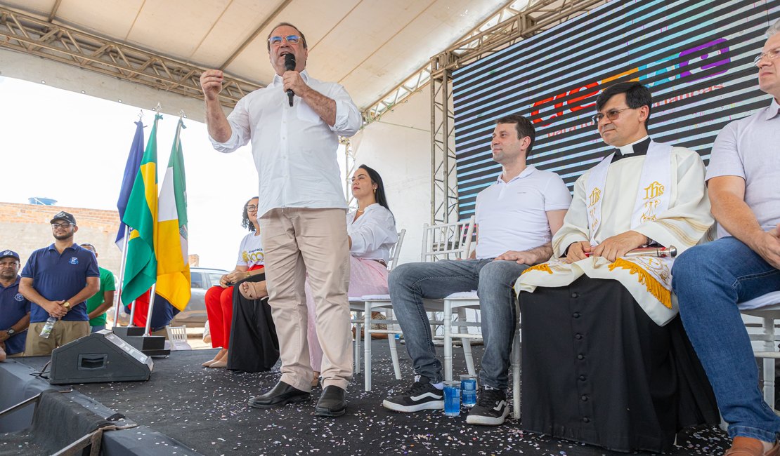 Luciano inaugura Centro de Educação Infantil e anuncia construção de mais 20 creches em Arapiraca