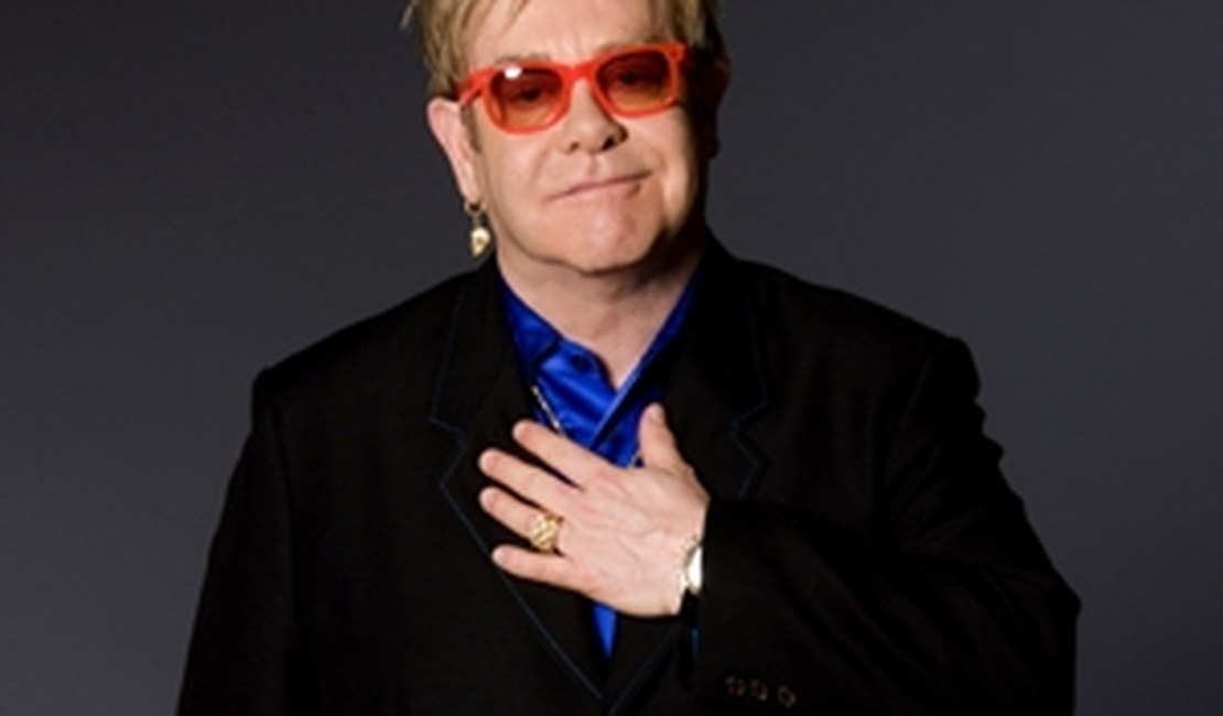 Elton John pediu a produtores para experimentar culinária baiana