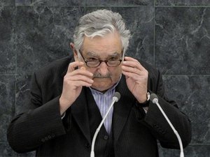 José Mujica 'dedura' confissão de Lula sobre o Mensalão
