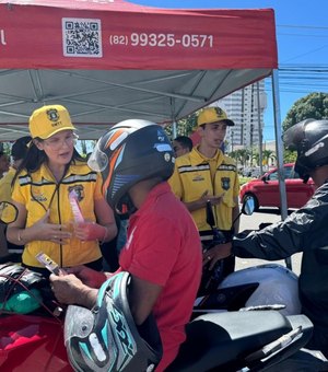 Campanha reforça práticas de segurança viária para motociclistas no Farol