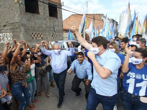 Davi Filho assume compromissos com moradores das Piabas