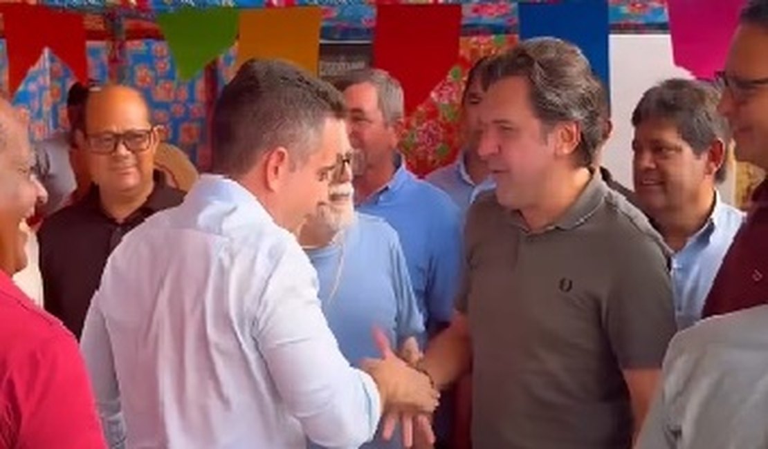Senador Renan desmente brigas no MDB em relação ao nome de Isnaldo Bulhões ser candidato ao governo
