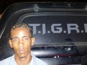 Polícia Civil recupera carro roubado e prende acusado