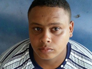Jovem é preso em flagrante furtando fios de energia