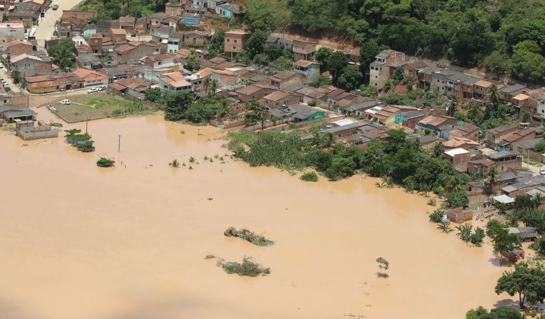 Chuvas na Bahia: sobe para 24 o número de mortos pelas enchentes
