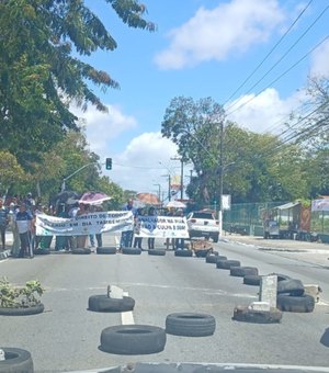 [Vídeo] Funcionários do Hospital Veredas fazem novo protesto por atraso salarial nesta quarta-feira (10)