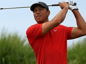 Tiger Woods está 'se recuperando e de bom humor'