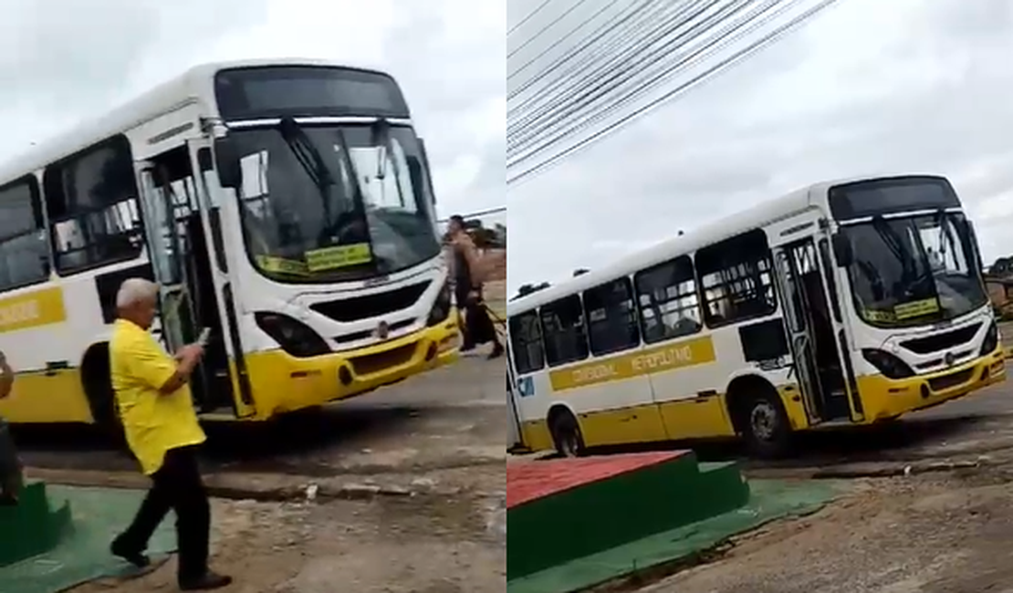 [Vídeo] Ônibus intermunicipal quebra e passageiros depredam veículo na AL-101 Norte