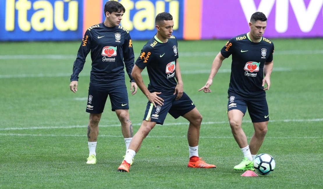 Seleção Brasileira enfrenta Paraguai e Fagner substituirá o suspenso Daniel Alves