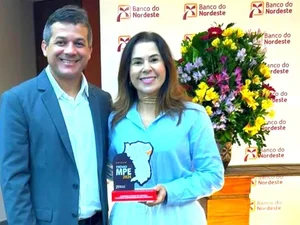 Escola Santa Esmeralda recebe prêmio do Banco do Nordeste