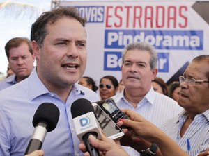 Governador assina ordem de serviço de Centro de Convenções na Barra de São Miguel