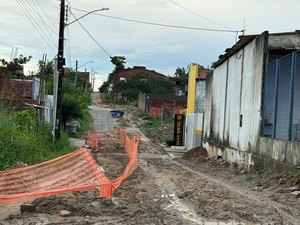 Prefeitura de Palmeira admite suspender obras do saneamento da Águas do Sertão