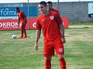 Felipe Ferreira quer vitória do CRB diante da Ponte Preta na Série B