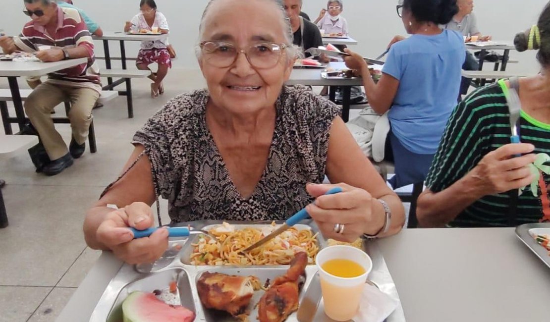 Restaurante Popular do Centro de Maceió é preferência entre os idosos