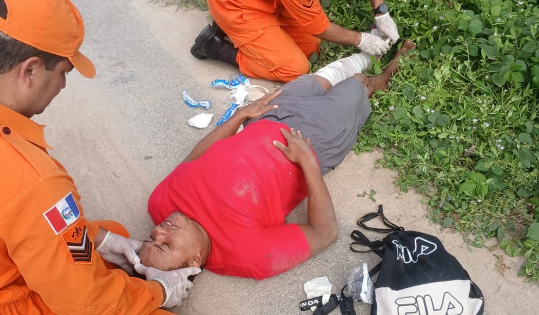 Acidente de trânsito deixa motociclista ferido na AL-101 em Japaratinga