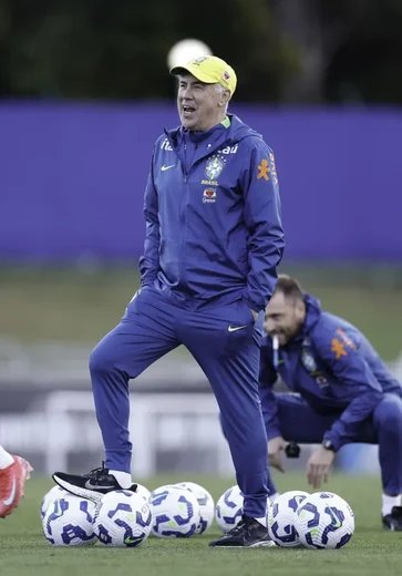 Ancelotti fala sobre chances de Neymar jogar a Copa: ‘Tem que estar 100%’