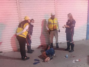 Morador de rua é vítima de espancamento no Centro de Maceió