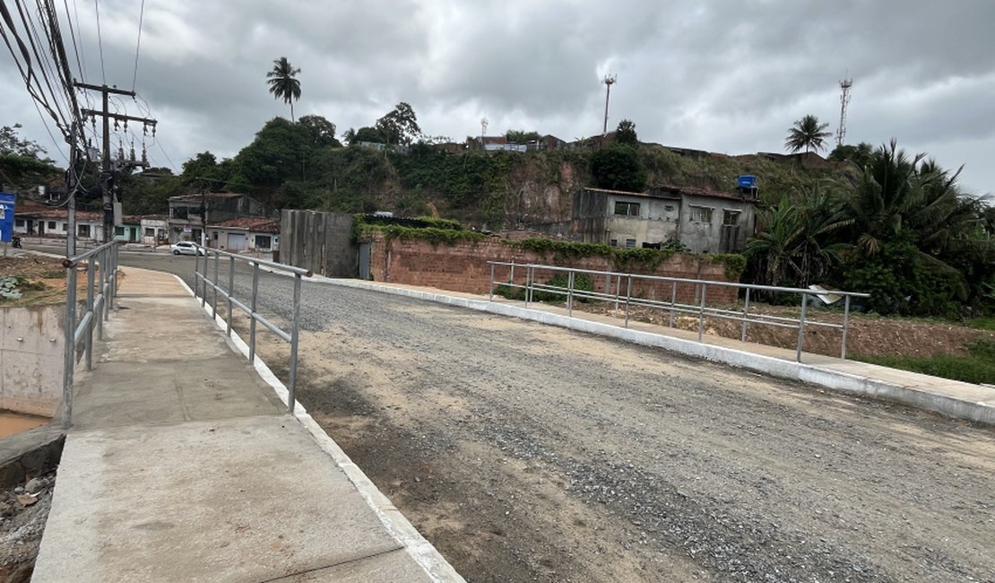 Novo pontilhão do Riacho do Silva trará solução definitiva a problemas históricos