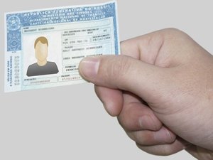 Justiça condena homem que deu R$ 50 a policial em vez de CNH