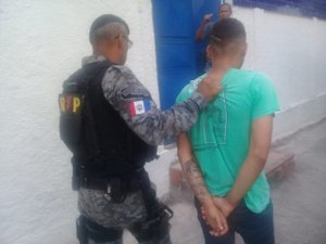 Polícia prende foragido, após abordagem em Rio Novo